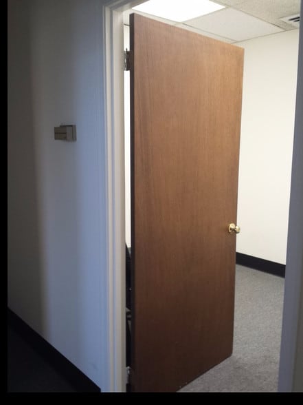 More Photos Of 207 E Holly Ave, Sterling Office For Lease