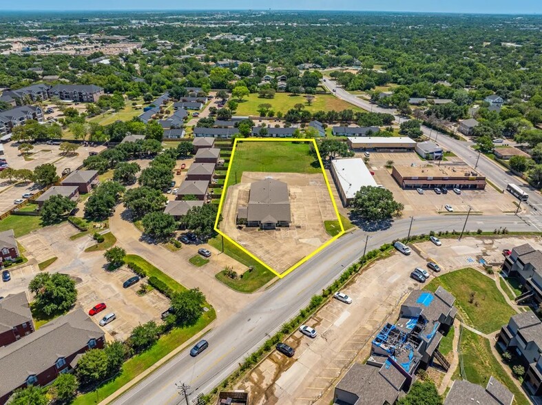 Primary Photo Of 1512 Holleman Dr, College Station Medical For Sale