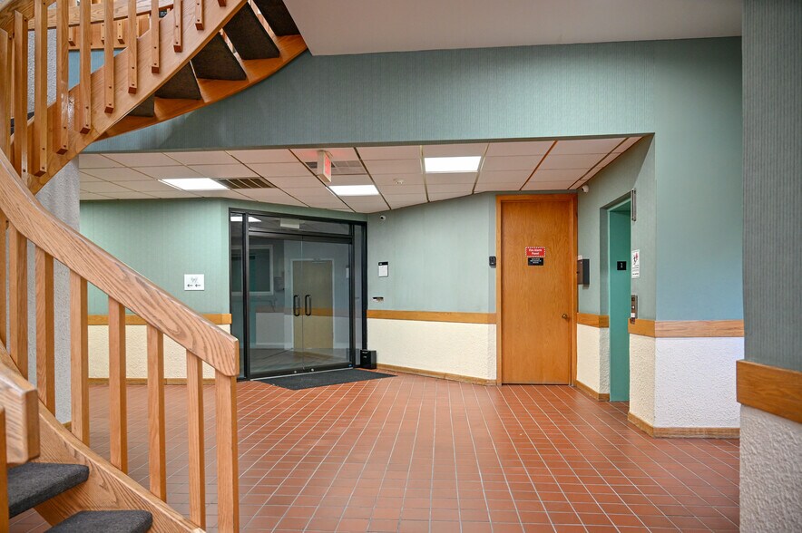 More Photos Of 317 Brick Blvd, Brick Office For Lease