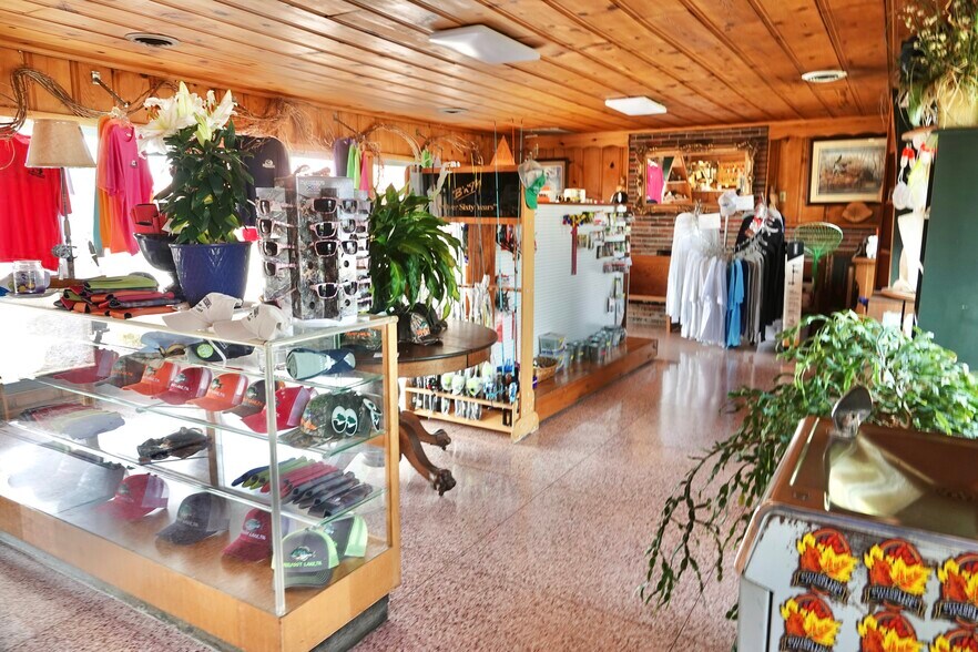 More Photos Of , Hornbeak Unknown For Sale