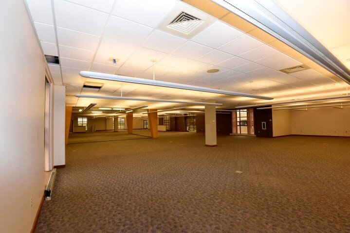 More Photos Of 2834 Northgate Dr, Iowa City Office For Lease
