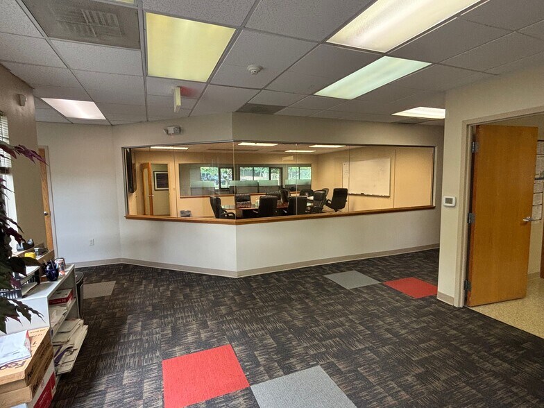 More Photos Of 950 W Valley Rd, Wayne Office For Sale