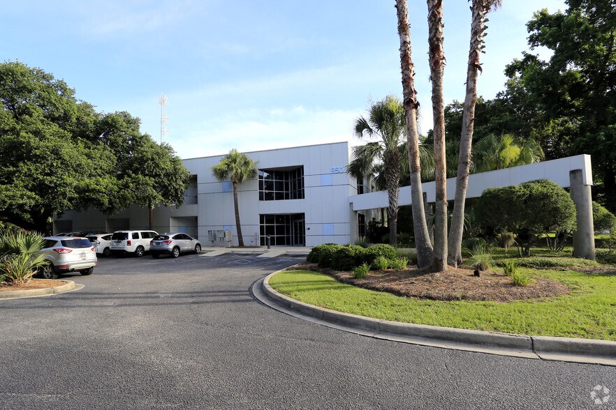 More Photos Of 952 Houston Northcutt Blvd, Mount Pleasant Unknown For Lease