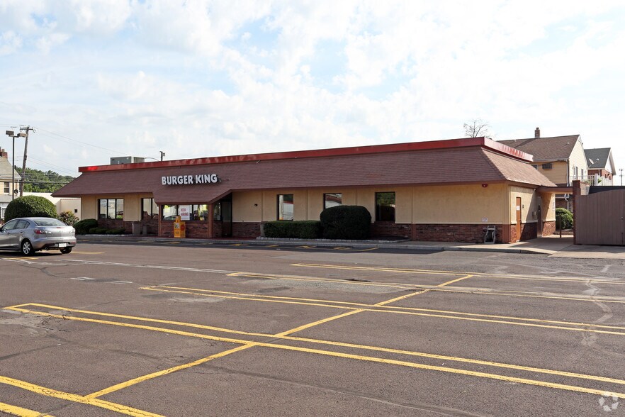 More Photos Of 121 W Lincoln Hwy, Penndel Fast Food For Lease