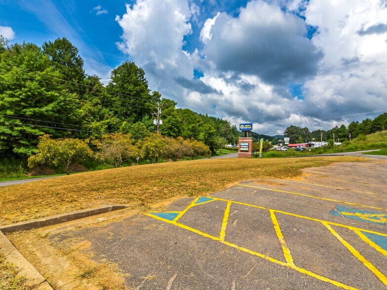 More Photos Of 695 Carl Eller Rd, Mars Hill Land For Lease