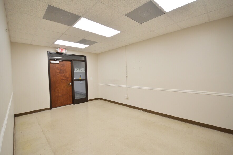 More Photos Of 755 Highland Oaks Dr, Winston-Salem Medical For Lease