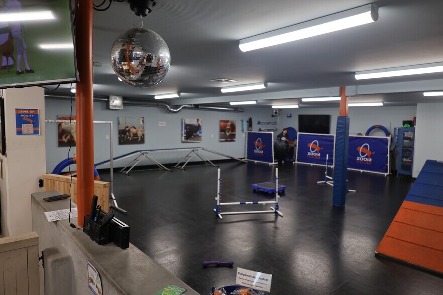 More Photos Of 2010 Hancock St, San Diego Office For Sale