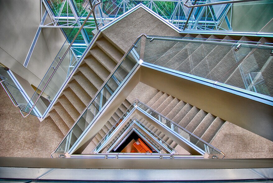 More Photos Of 2001 Timberloch, The Woodlands Coworking Space