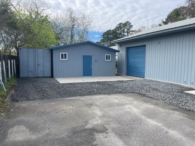 More Photos Of 701 Dupont Rd, Charleston Warehouse For Lease