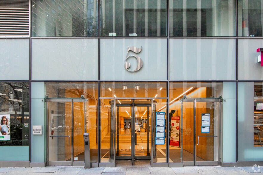 More Photos Of 5 Hanover Sq, New York Office For Lease