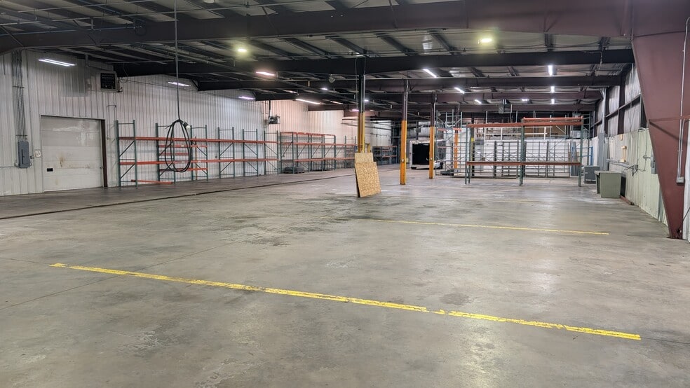 More Photos Of 2721 Hemstock St, La Crosse Warehouse For Sale
