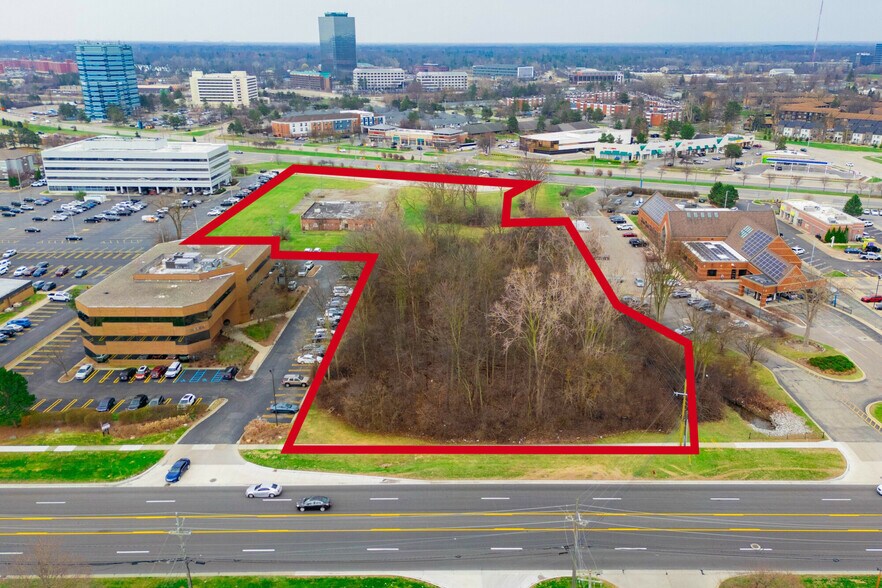 More Photos Of Northwestern Hwy @ 12 Mile, Southfield Land For Lease