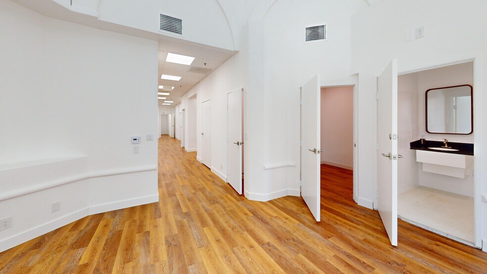 More Photos Of 1415 W Magnolia Blvd, Burbank Office Residential For Lease