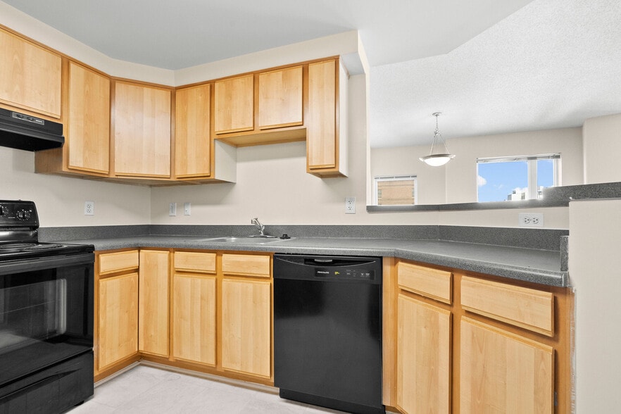 More Photos Of 1-49 N Howard St, Baltimore Unknown For Lease