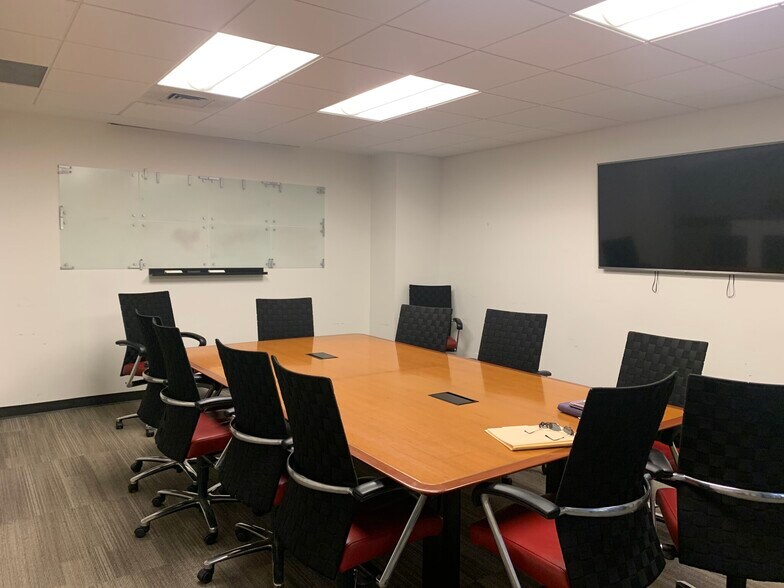 More Photos Of 6815 Manhattan Blvd, Fort Worth Office For Lease