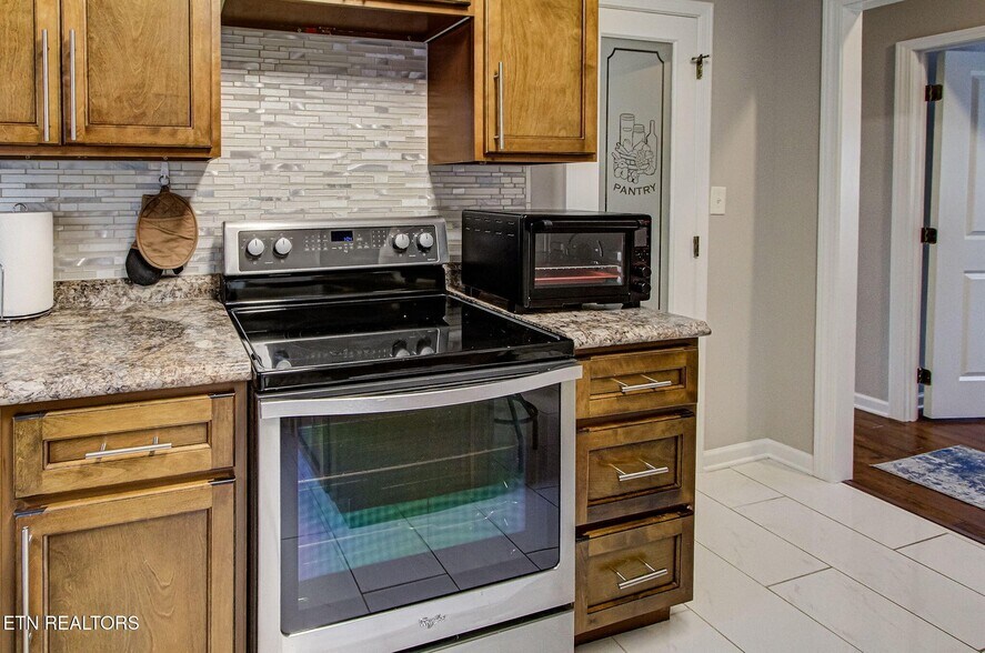 More Photos Of 2502 Harvey St, Knoxville Multifamily For Sale