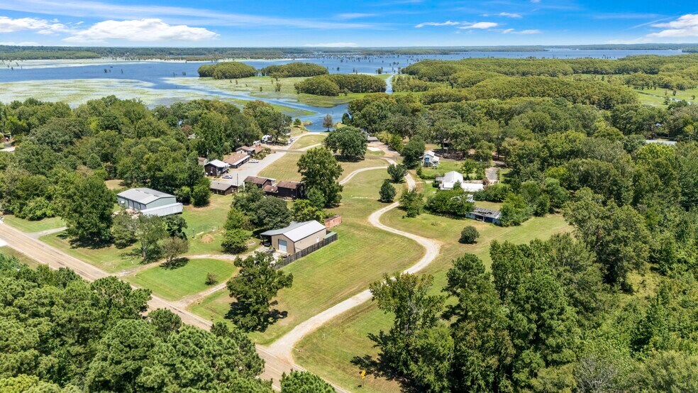 More Photos Of 505 Bub Hayner Rd, Karnack Apartments For Sale