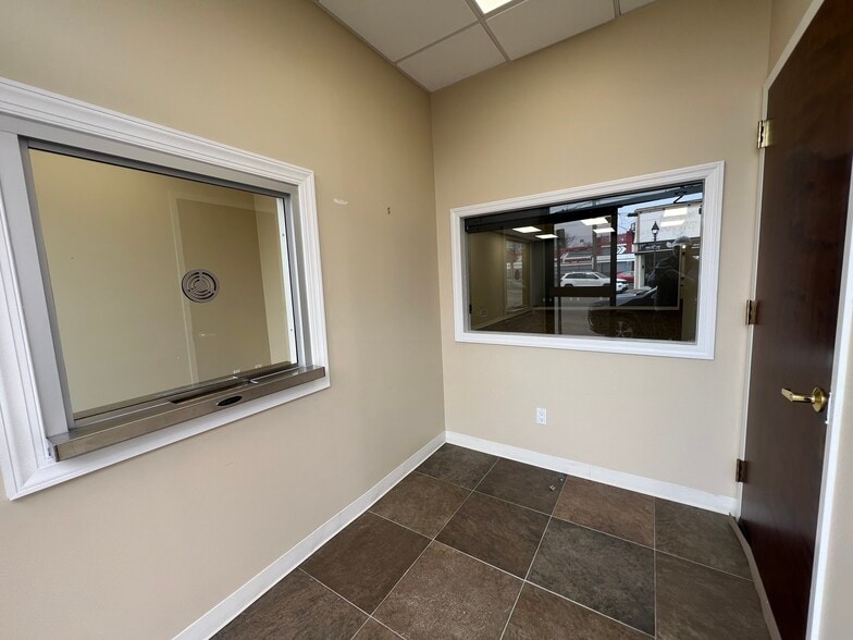 More Photos Of 4230-4236 Merrick Rd, Massapequa Storefront Retail Residential For Lease