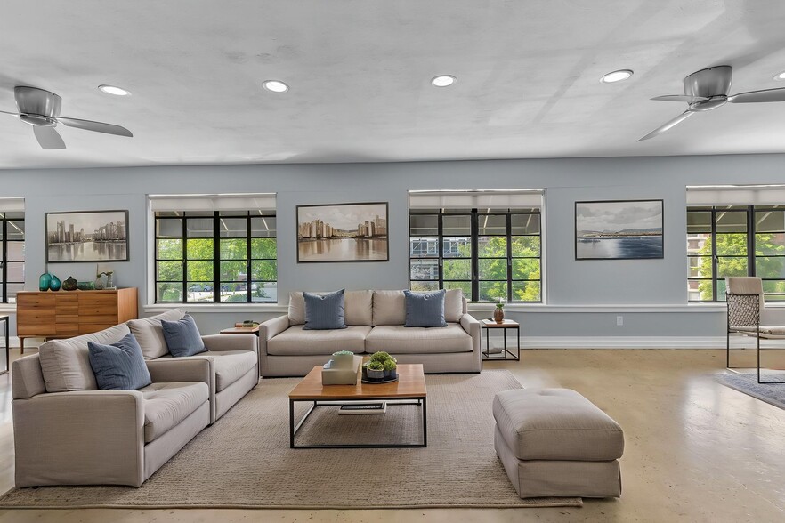 More Photos Of 211 W Freemason St, Norfolk Office Residential For Sale