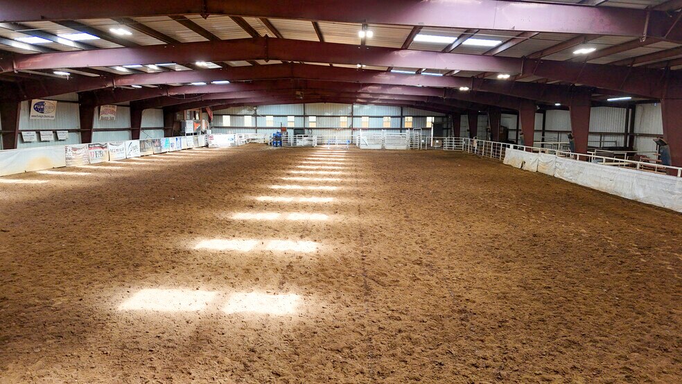More Photos Of 99 Stacks Dr, Damascus Horse Stables For Sale