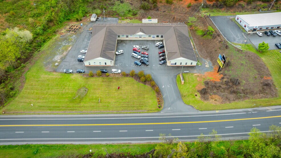 More Photos Of 3815 Highway 66 S, Rogersville Office For Lease