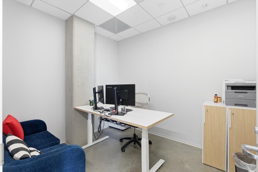 More Photos Of 6555 Barton Ave, Los Angeles Office For Lease