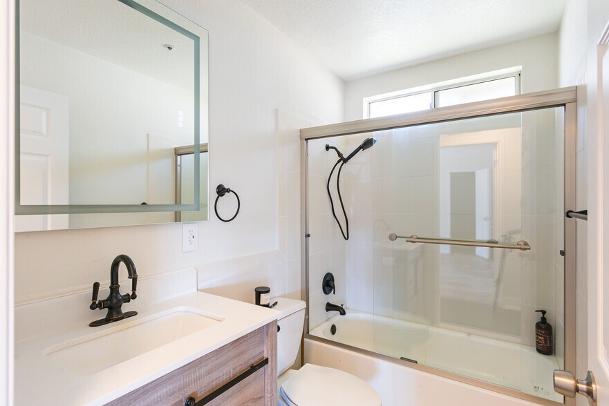 More Photos Of 19191 High Glen Rd, Alpine Specialty For Sale