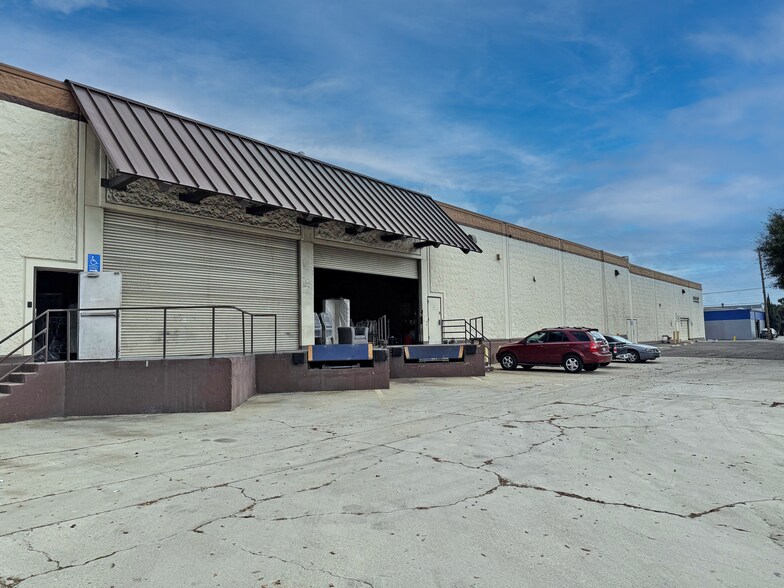 Primary Photo Of 13720 S Western Ave, Gardena Warehouse For Lease