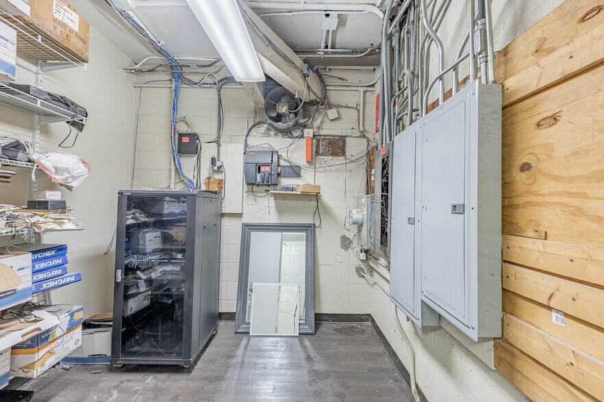 More Photos Of 13039 S Division St, Blue Island Manufacturing For Sale