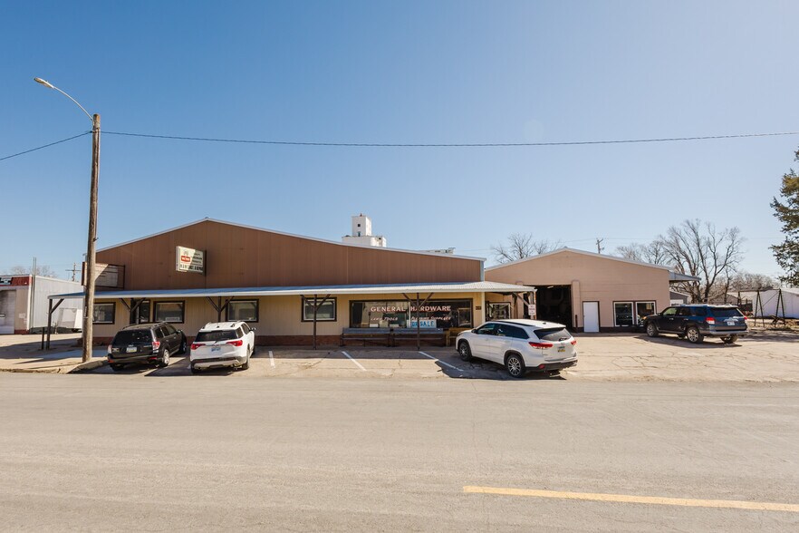 More Photos Of 410 N Commercial Ave, Sedgwick Storefront For Sale