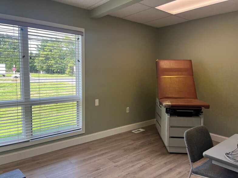 More Photos Of 1594-1600 US Highway 130, North Brunswick Medical For Sale