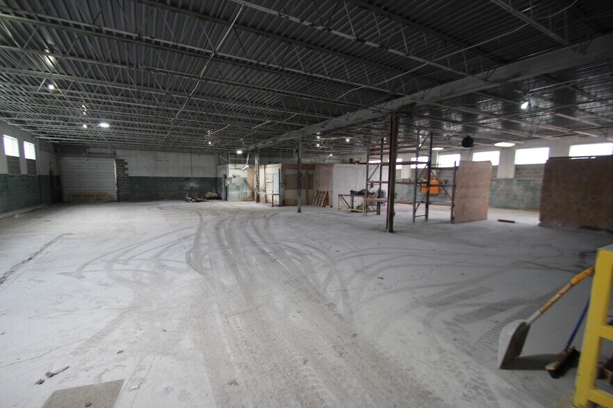 More Photos Of 104 Lee St, Lodi Manufacturing For Sale