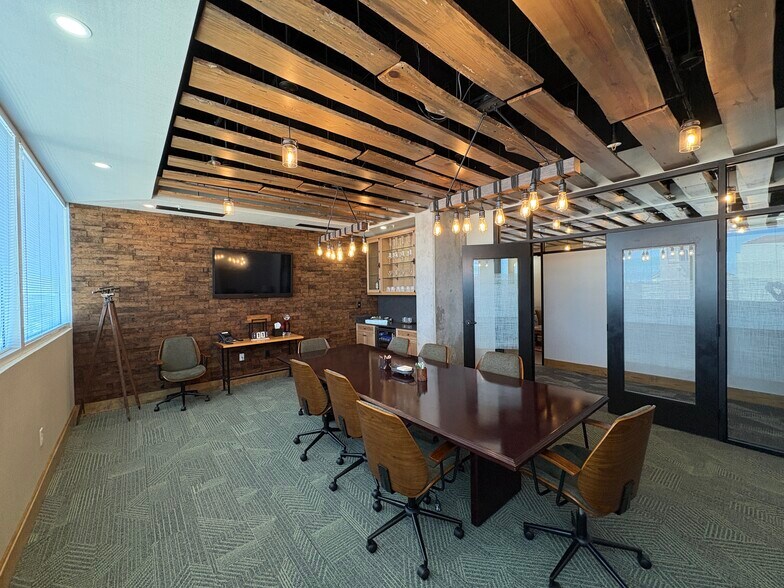 More Photos Of 1990 Main St, Sarasota Loft Creative Space For Lease