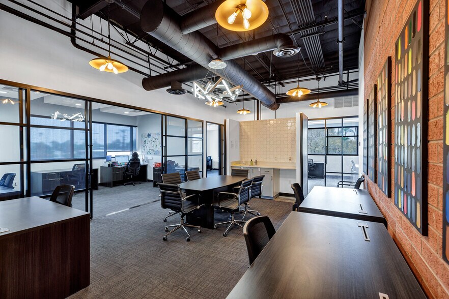 More Photos Of 2727 N 3rd St, Phoenix Office For Sale