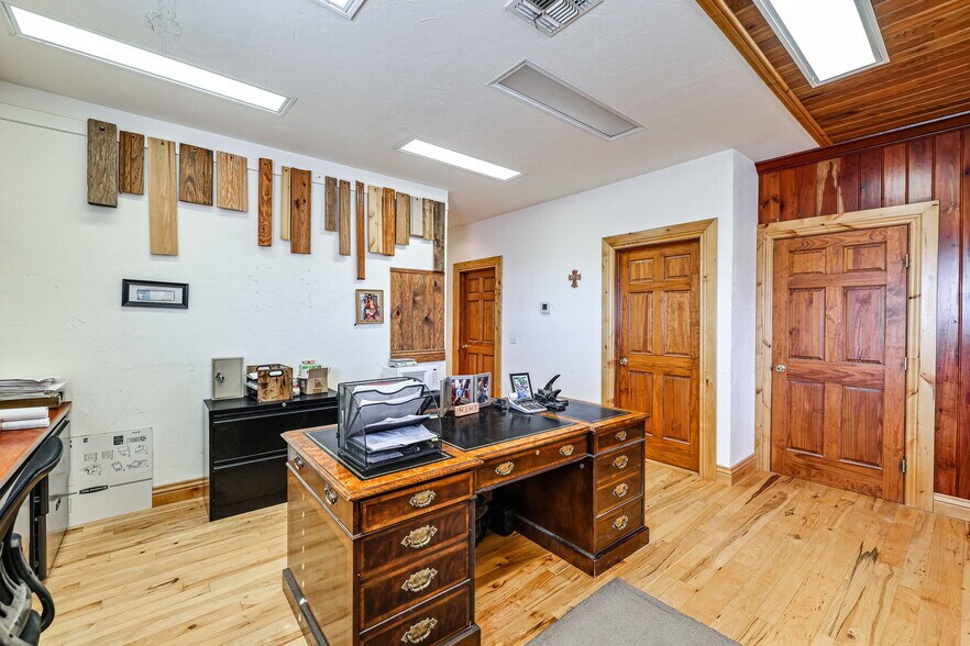 More Photos Of 2684 W US Highway 290, Fredericksburg Warehouse For Sale