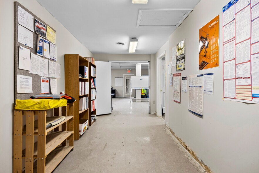 More Photos Of 433 N Pearl St, Albany Warehouse For Sale