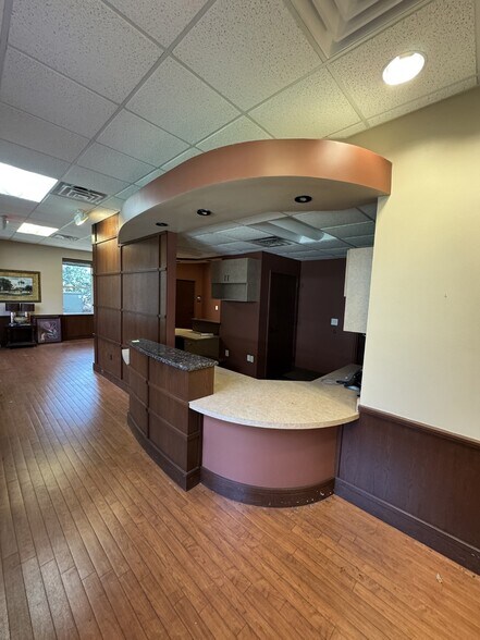 More Photos Of 662 Veterans Pky, Clayton Medical For Sale