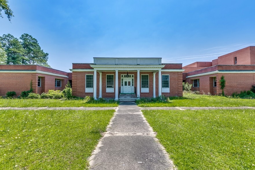 More Photos Of 1202 N Main St, Marion Assisted Living For Sale