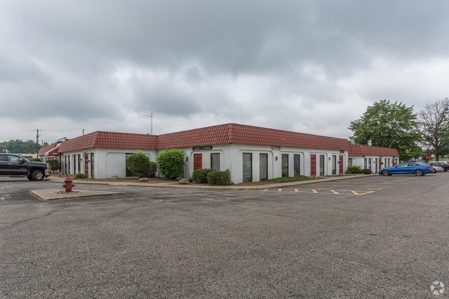 More Photos Of 25 N Canfield Niles Rd, Youngstown Loft Creative Space For Lease