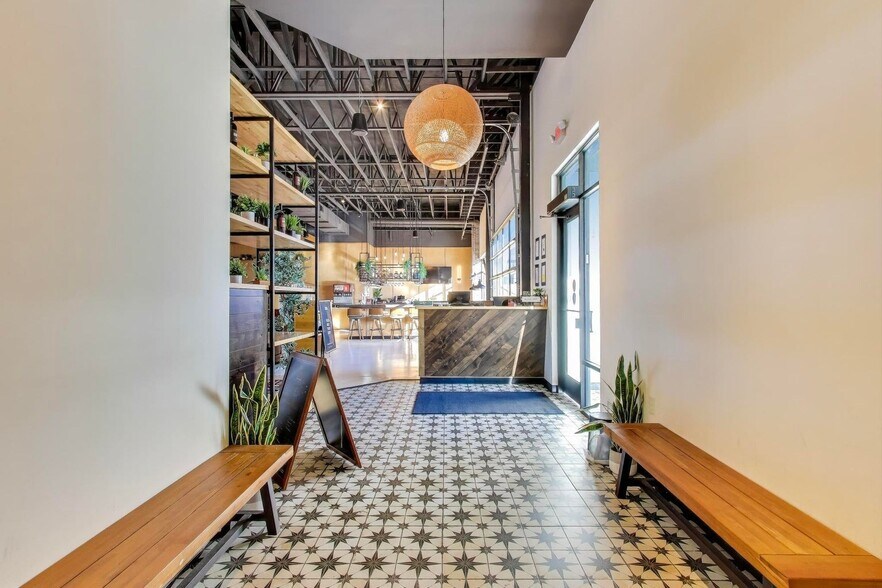 More Photos Of 3552 Market Ln, Kenosha Restaurant For Sale