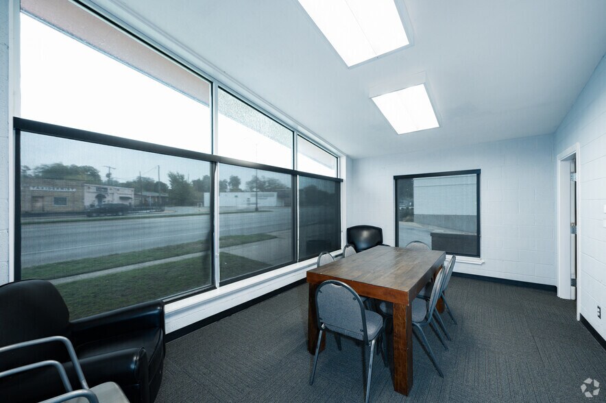 More Photos Of 2640 E Lancaster Ave, Fort Worth Religious Facility For Sale