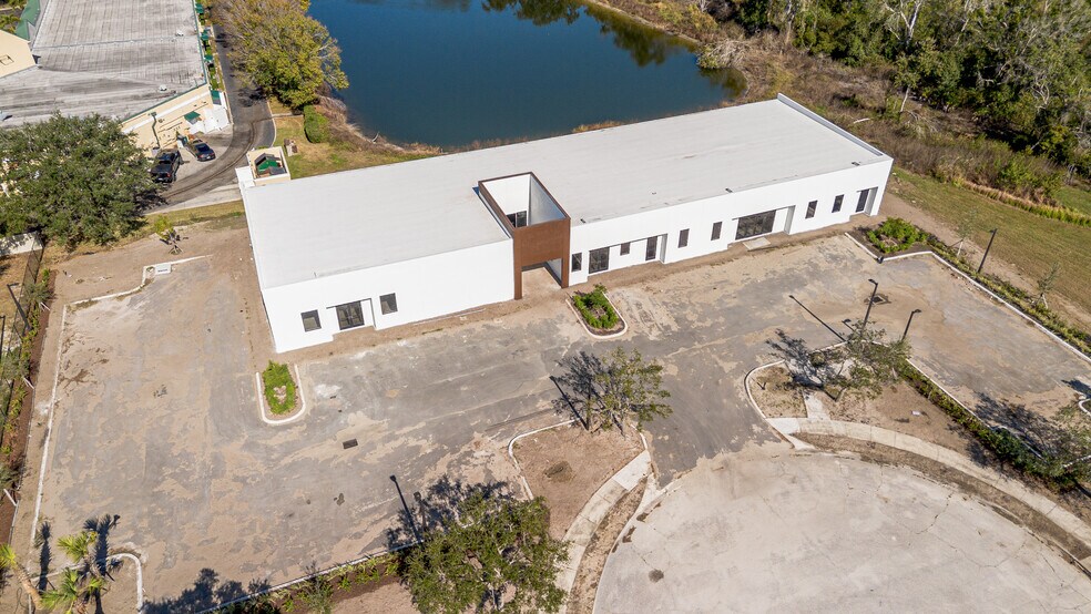 More Photos Of 11125 Corridor Pl, Bradenton Storefront Retail Office For Sale