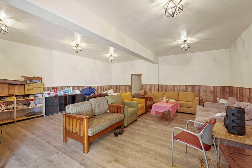 More Photos Of 104 E Lodi Ave, Lodi Storefront Retail Office For Sale