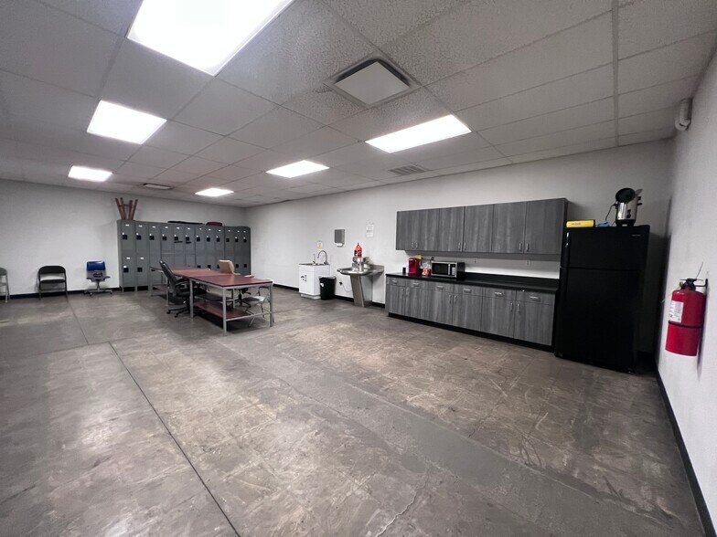 More Photos Of 1900 Highway 54 S, Alamogordo Freestanding For Lease