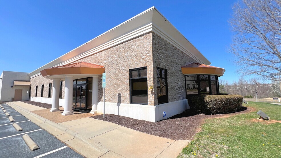 More Photos Of 165 Cedar Pointe Dr, Mooresville Light Manufacturing For Sale