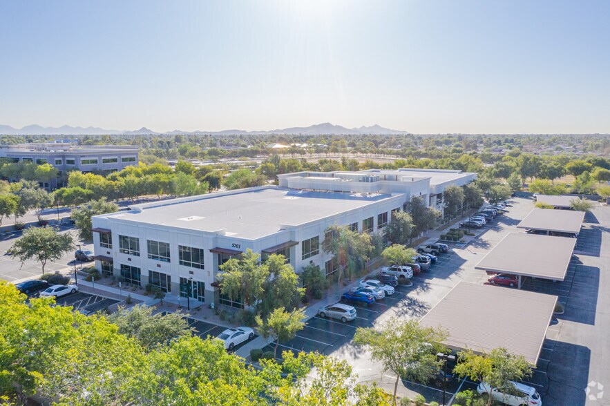More Photos Of 5701 W Talavi Blvd, Glendale Office For Lease