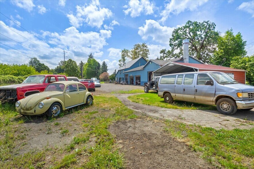 More Photos Of 13780 S Macksburg Rd, Molalla Service For Sale