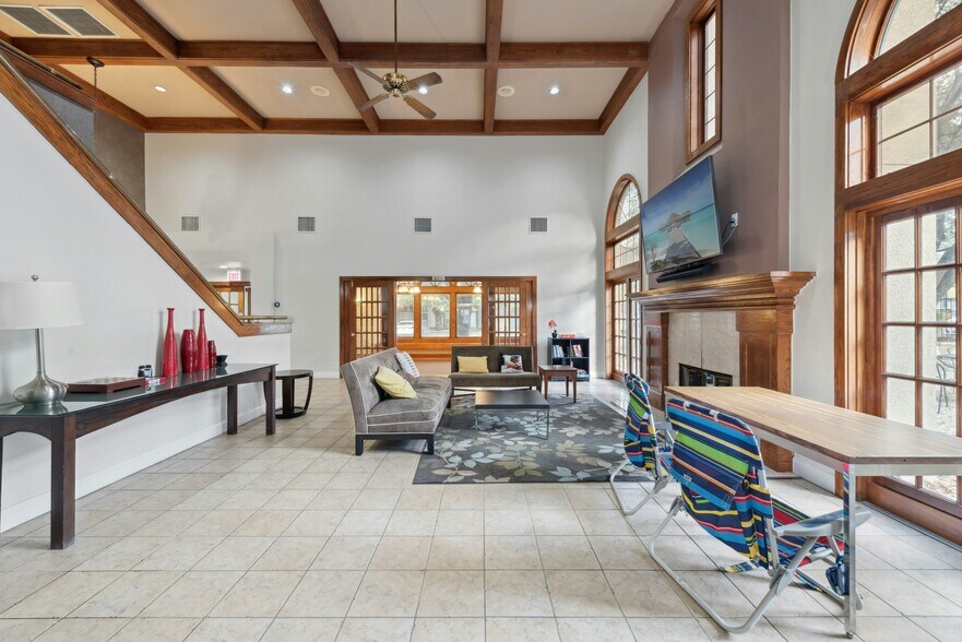 More Photos Of 7685 Northcross Dr, Austin Office For Lease