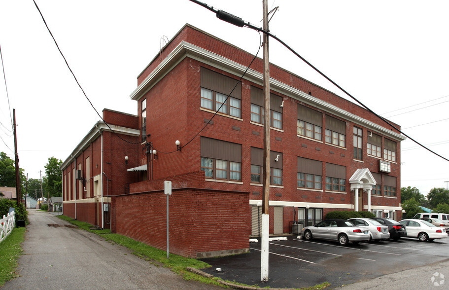 Primary Photo Of 230 E Montgomery Ave, Clarksville Office For Lease