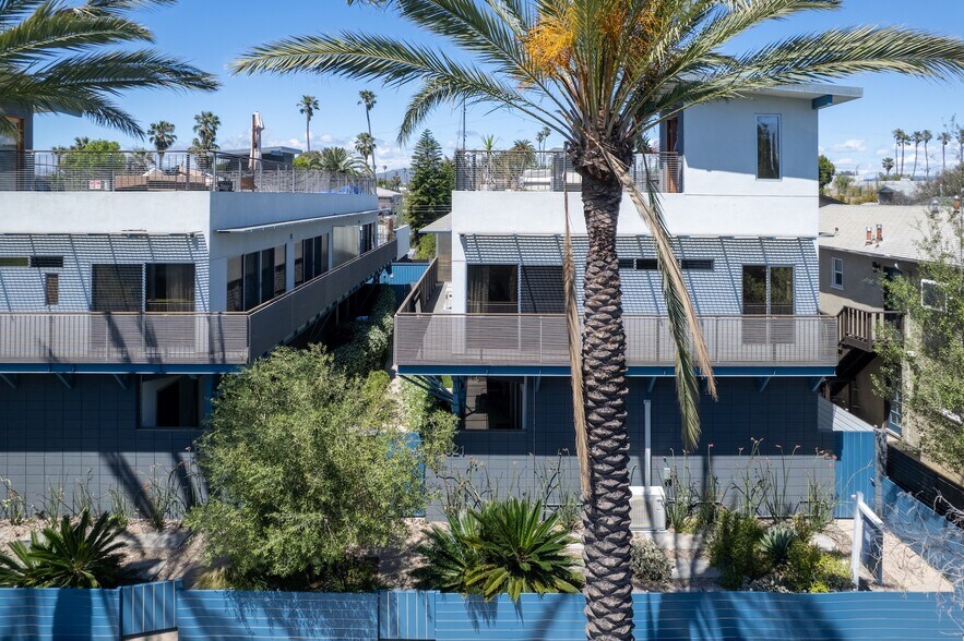 More Photos Of 621 San Juan Ave, Venice Apartments For Sale